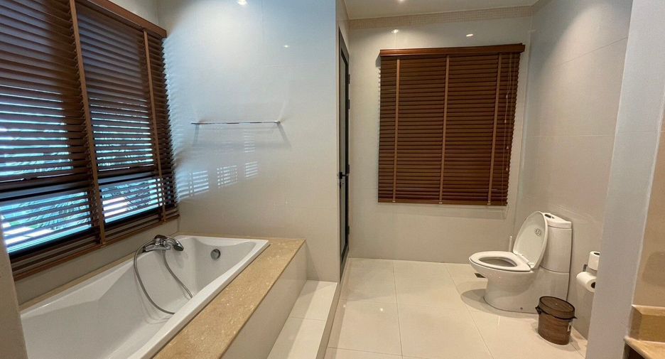 For rent 4 bedrooms villa in Suan Luang, Bangkok