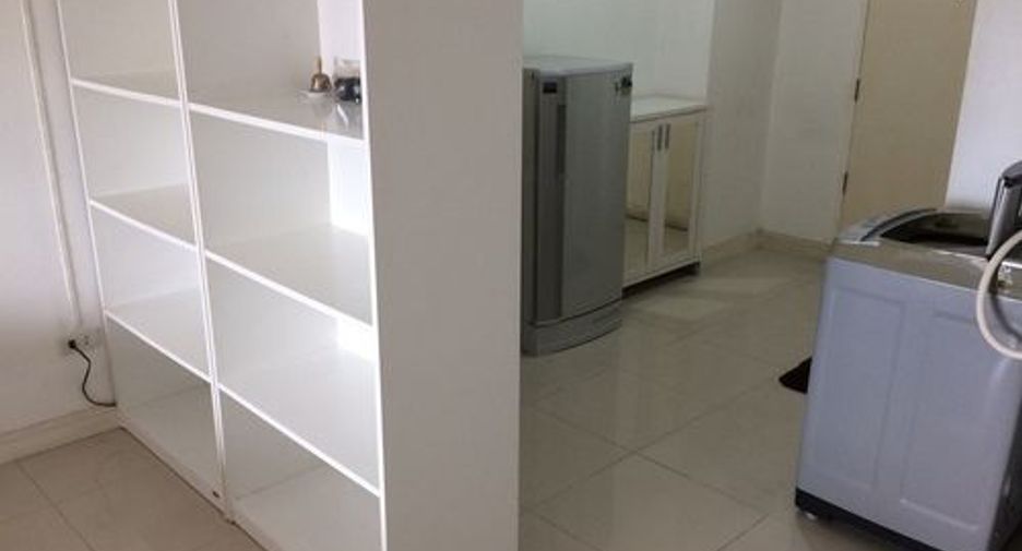 For sale studio condo in Si Racha, Chonburi