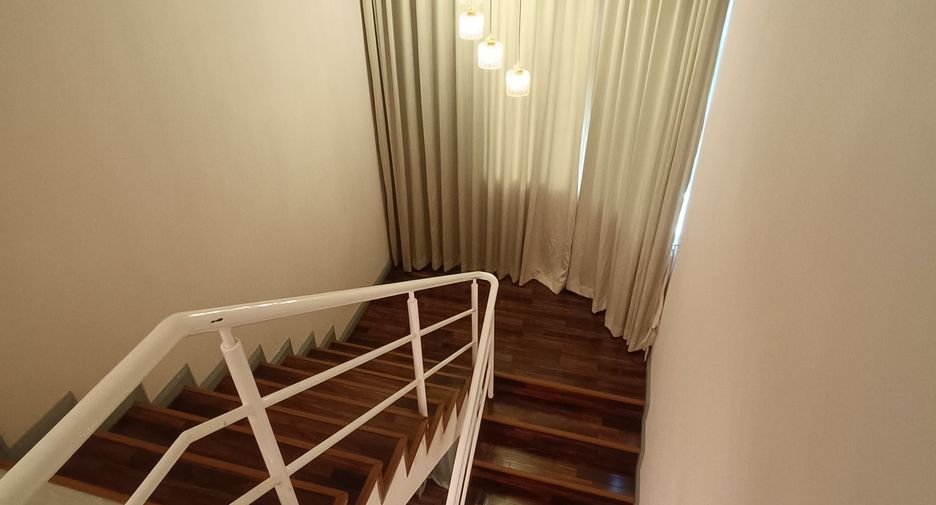 À louer 5 chambres villa à Bang Lamung, Chonburi