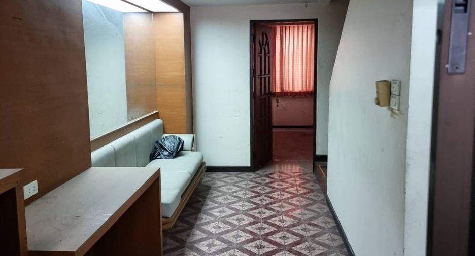 For sale 3 bedrooms retail Space in Samphanthawong, Bangkok