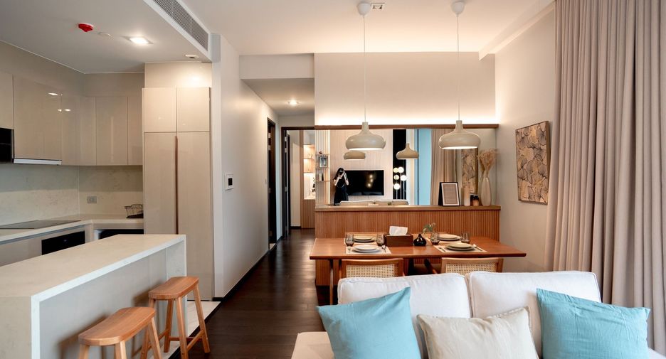 For rent 2 bedrooms condo in Khlong Toei, Bangkok