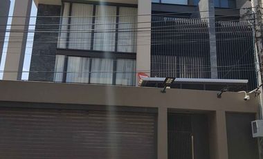 Haus zur Miete mit 3 Zimmer in Phaya Thai, Bangkok