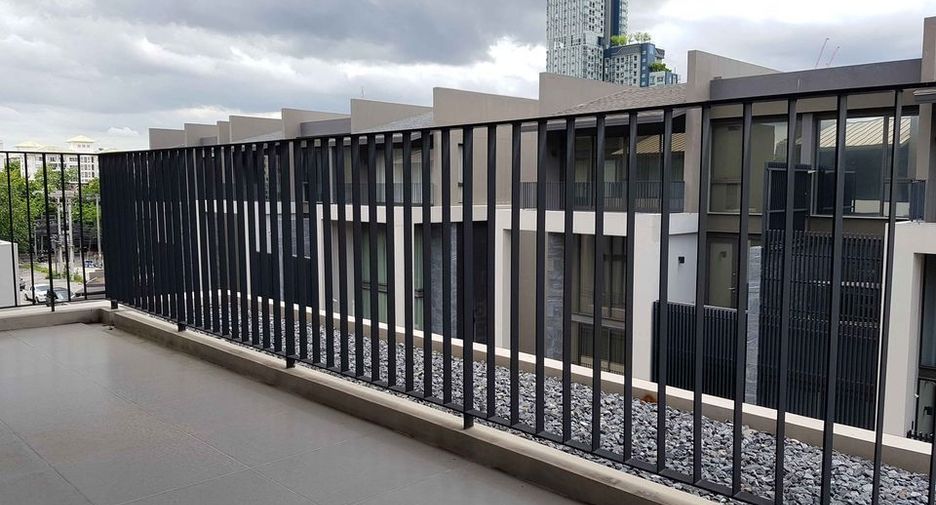 Haus zur Miete mit 3 Zimmer in Phaya Thai, Bangkok