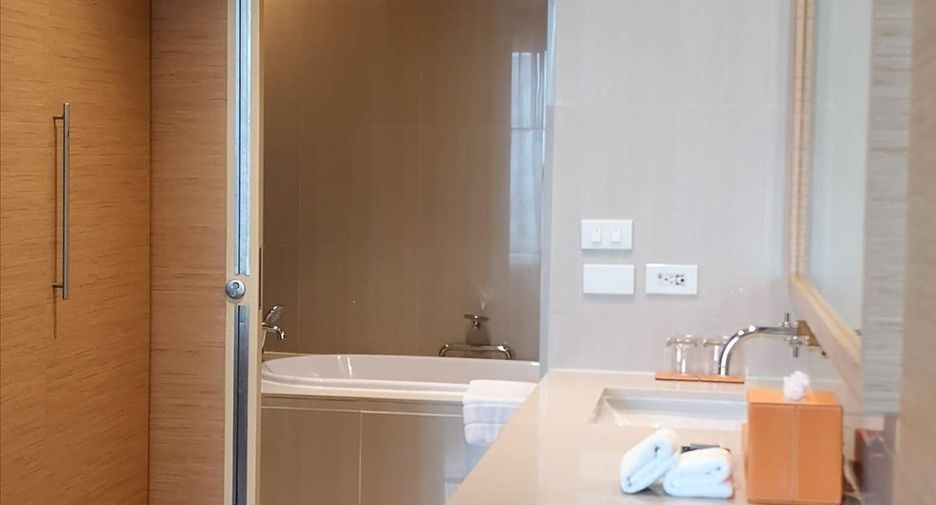For rent 1 bed apartment in Pathum Wan, Bangkok