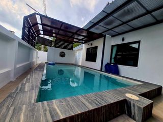 Villa en alquiler de 3 habitaciones en Bang Lamung, Chonburi