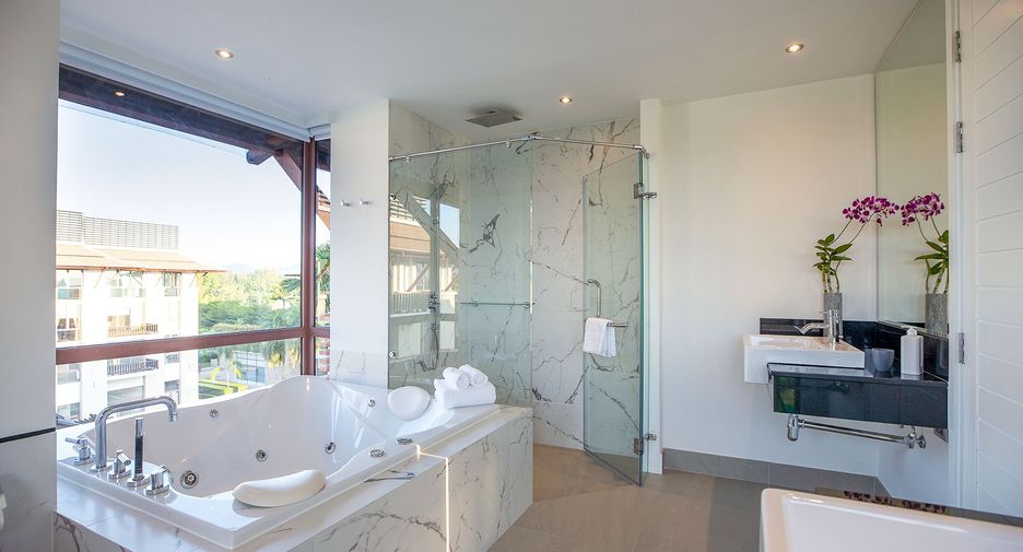For sale 4 bedrooms condo in Mueang Phuket, Phuket