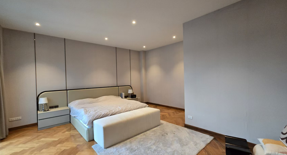 For sale and for rent 4 bedrooms villa in Watthana, Bangkok