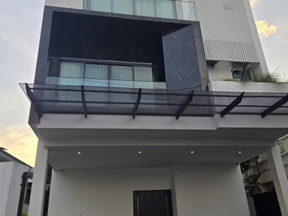 À vendre et à louer 4 chambres villa à Watthana, Bangkok