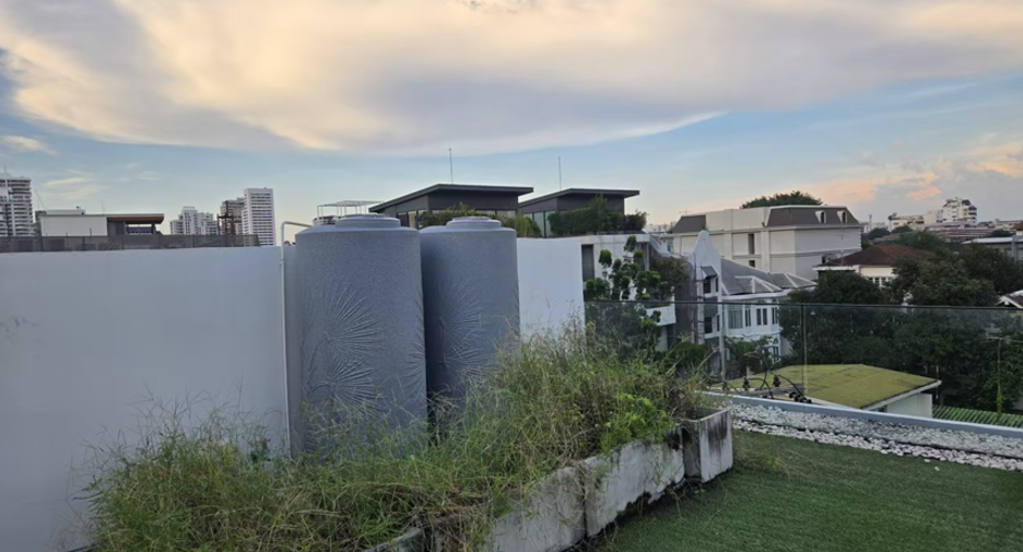 For sale and for rent 4 bedrooms villa in Watthana, Bangkok