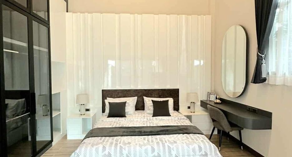 For sale 4 bedrooms villa in Bang Lamung, Chonburi