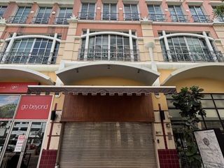 For rent retail Space in Bang Rak, Bangkok