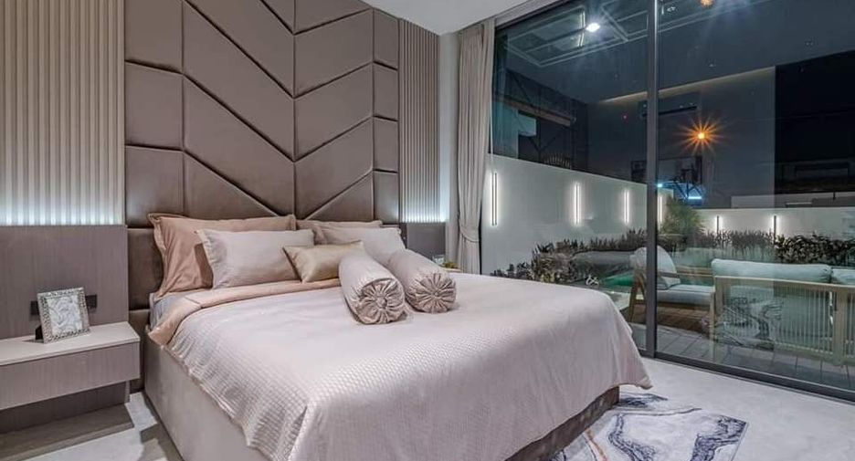 For sale 5 ベッドルーム villa in Sattahip, Chonburi