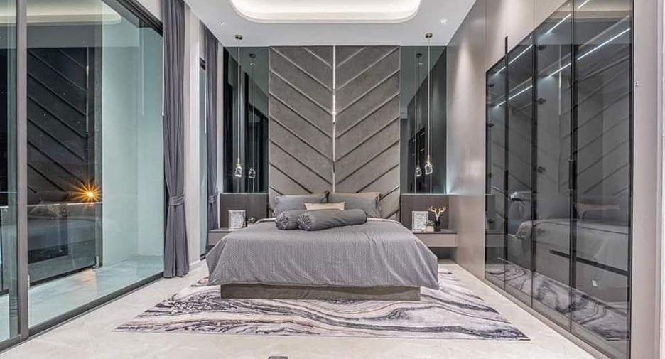 For sale 5 ベッドルーム villa in Sattahip, Chonburi