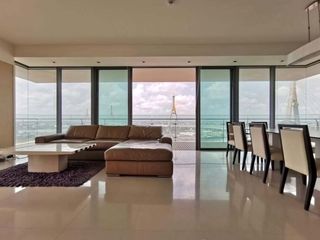 For rent 3 bedrooms condo in Yan Nawa, Bangkok