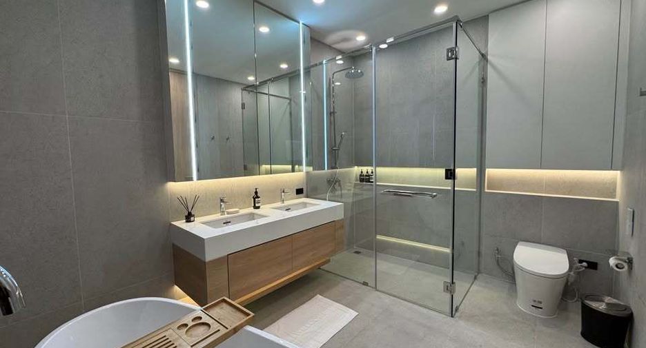Villa en venta y en alquiler de 5 habitaciones en Thalang, Phuket