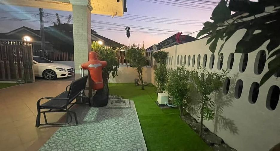 Haus zur Miete mit 3 Zimmer in Bang Lamung, Chonburi