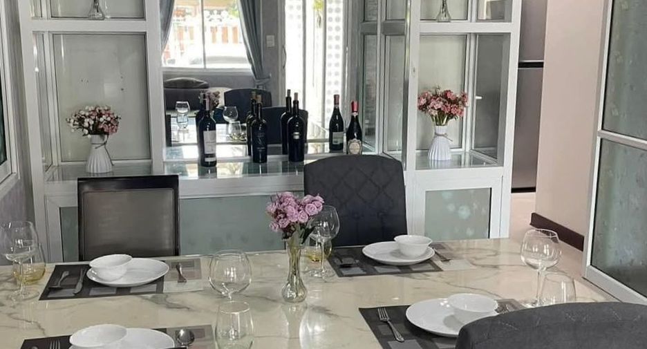Haus zur Miete mit 3 Zimmer in Bang Lamung, Chonburi
