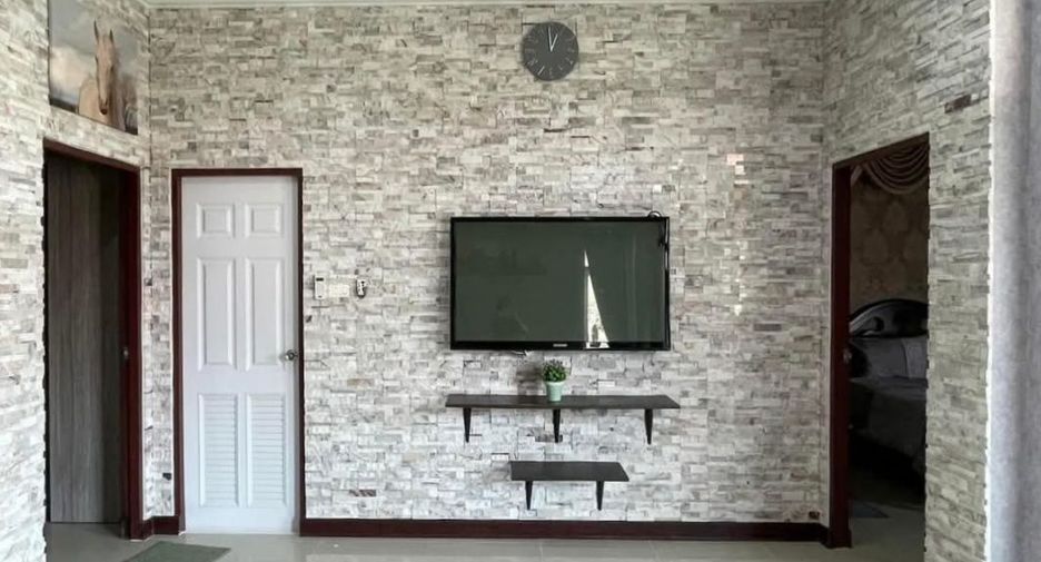 Haus zur Miete mit 3 Zimmer in Bang Lamung, Chonburi
