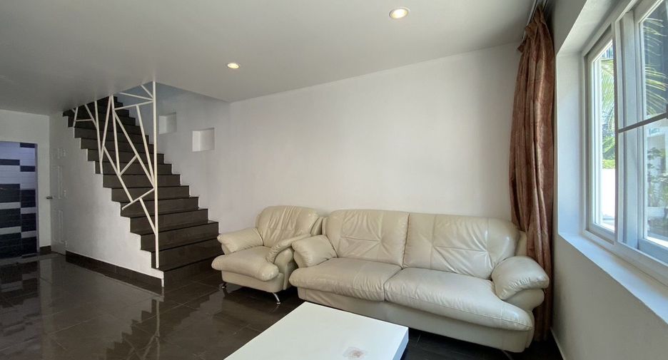 For sale 2 ベッドルーム villa in Bang Lamung, Chonburi