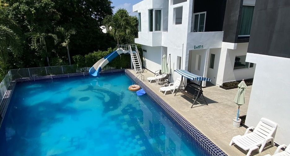 For sale 2 ベッドルーム villa in Bang Lamung, Chonburi