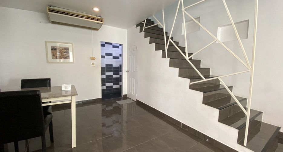 For sale 2 ベッドルーム villa in Bang Lamung, Chonburi