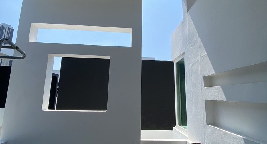 For sale 2 ベッドルーム villa in Bang Lamung, Chonburi