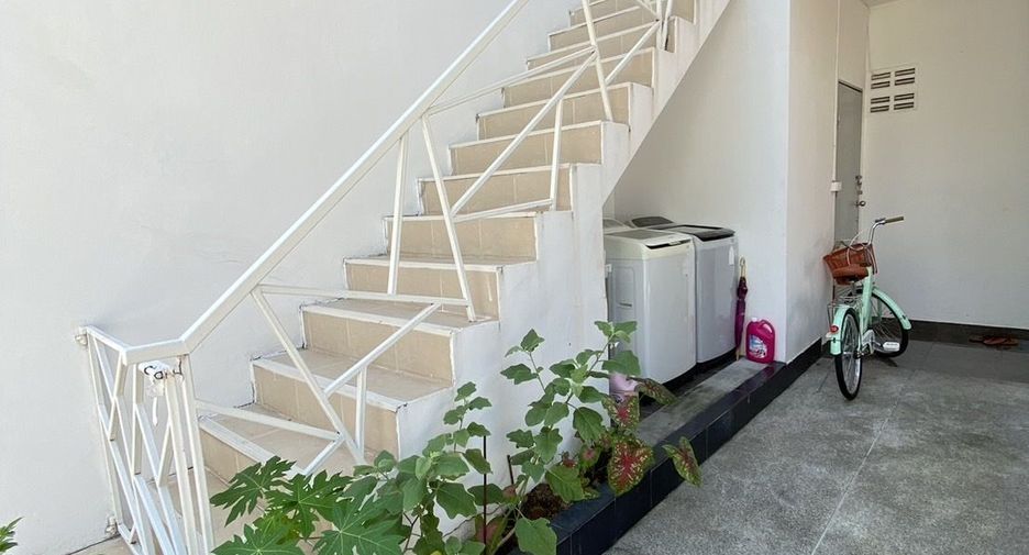 For sale 2 ベッドルーム villa in Bang Lamung, Chonburi