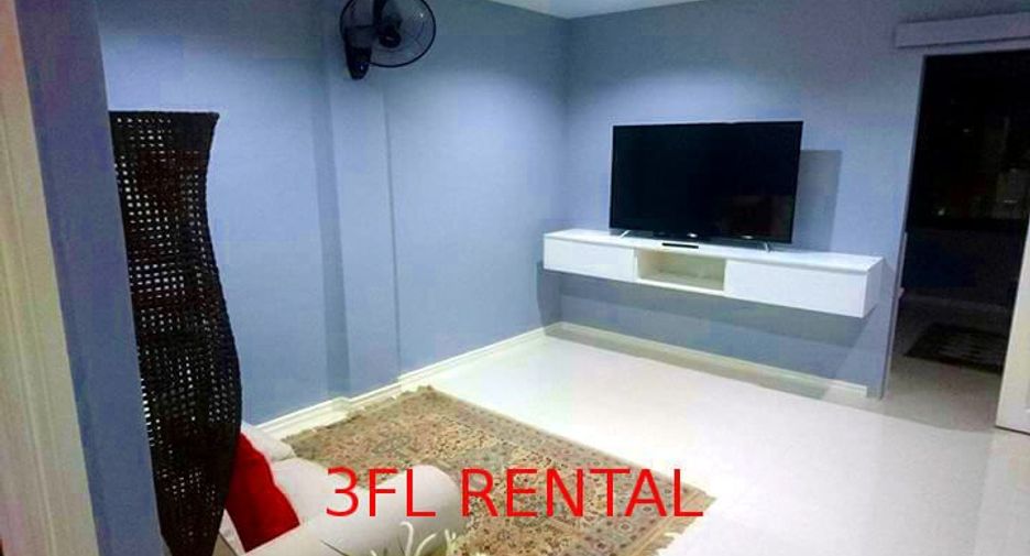 For sale 4 bedrooms retail Space in Phra Khanong, Bangkok