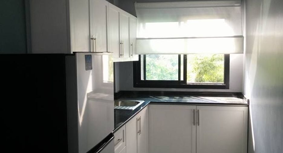 For sale 4 bedrooms retail Space in Phra Khanong, Bangkok
