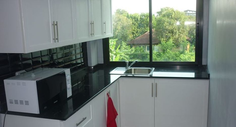 For sale 4 bedrooms retail Space in Phra Khanong, Bangkok