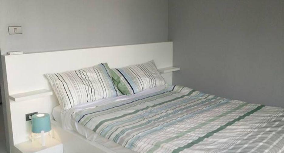 For sale 4 bedrooms retail Space in Phra Khanong, Bangkok
