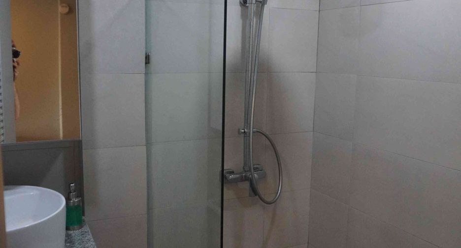 For sale 4 bedrooms retail Space in Phra Khanong, Bangkok