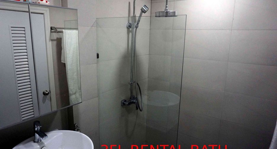 For sale 4 bedrooms retail Space in Phra Khanong, Bangkok
