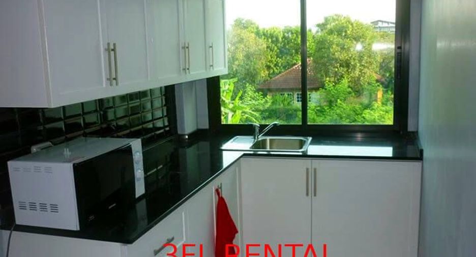 For sale 4 bedrooms retail Space in Phra Khanong, Bangkok