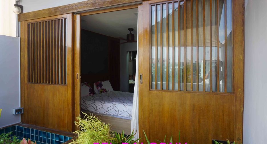 For sale 4 bedrooms retail Space in Phra Khanong, Bangkok