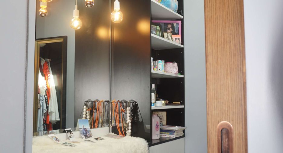 For sale 4 bedrooms retail Space in Phra Khanong, Bangkok