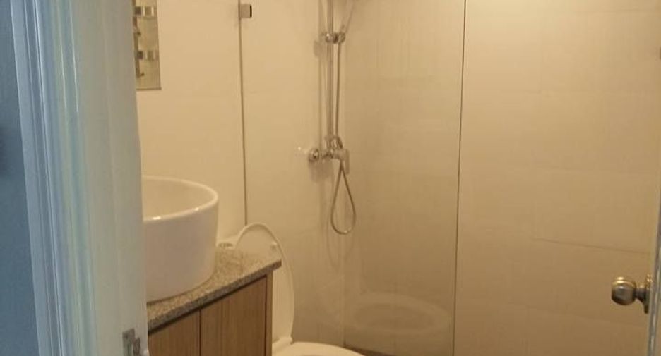 For sale 4 bedrooms retail Space in Phra Khanong, Bangkok