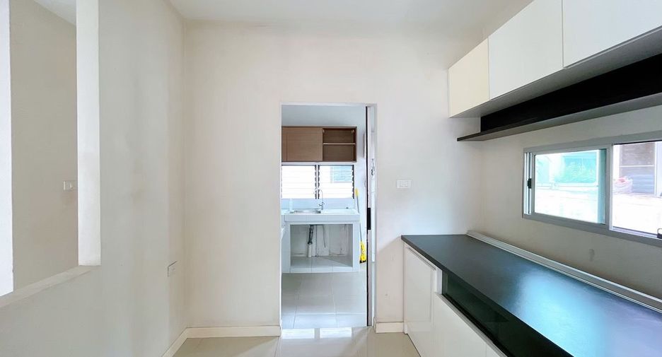 Haus zur Miete mit 4 Zimmer in Bang Phli, Samut Prakan