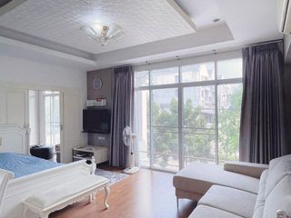 For sale 6 bedrooms house in Don Mueang, Bangkok