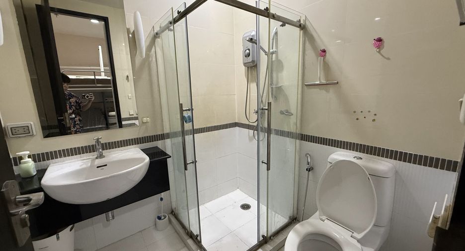 For rent 2 bedrooms condo in Phaya Thai, Bangkok