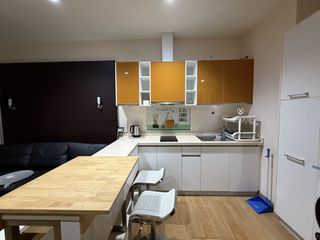 For rent 2 bedrooms condo in Phaya Thai, Bangkok
