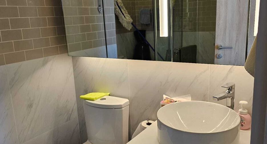 For rent 2 bedrooms condo in Ratchathewi, Bangkok