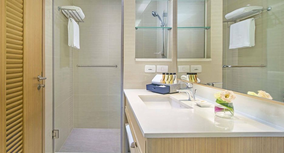 For rent 2 bedrooms condo in Khlong Toei, Bangkok