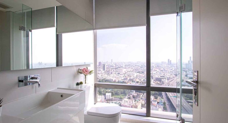 For rent 2 bedrooms condo in Sathon, Bangkok
