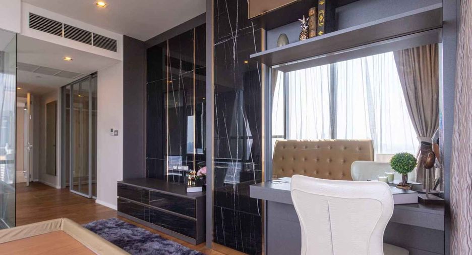 For rent 2 bedrooms condo in Sathon, Bangkok