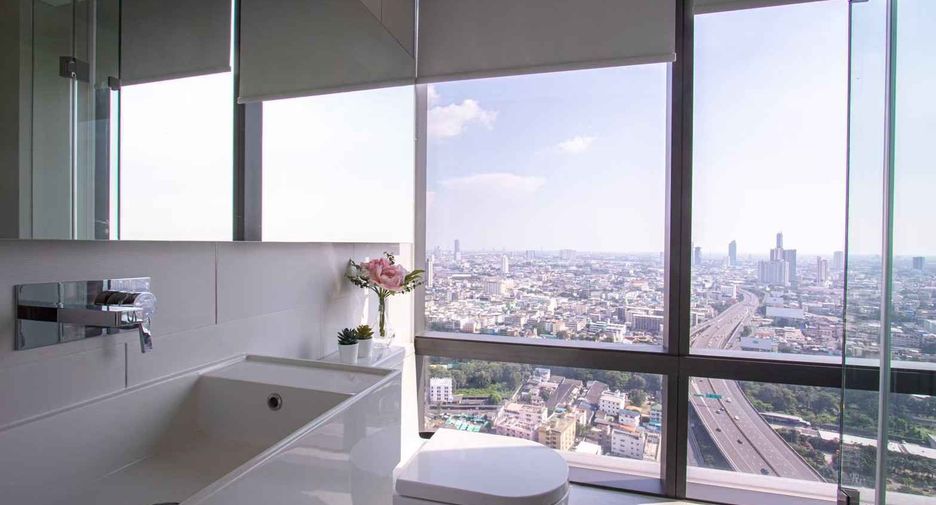 For rent 2 bedrooms condo in Sathon, Bangkok