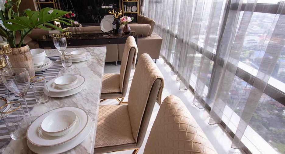 For rent 2 bedrooms condo in Sathon, Bangkok