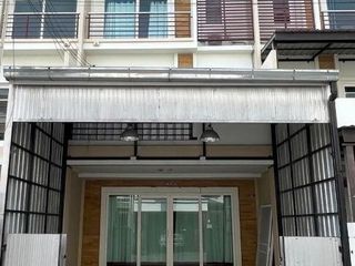 出售 3 卧室 联排别墅 在 Bang Lamung, Chon Buri