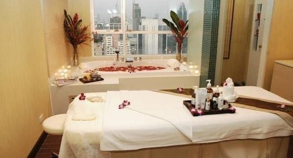 For sale 1 bed condo in Pathum Wan, Bangkok