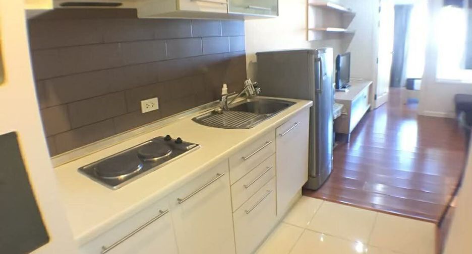 Wohnung zur Miete mit Studio in Watthana, Bangkok
